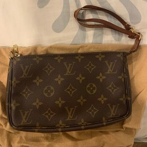 Louis Vuitton pochette